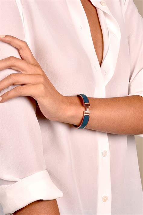 hermes narrow enamel bracelet rose gold bleu biarritz|hermes h bracelet size guide.